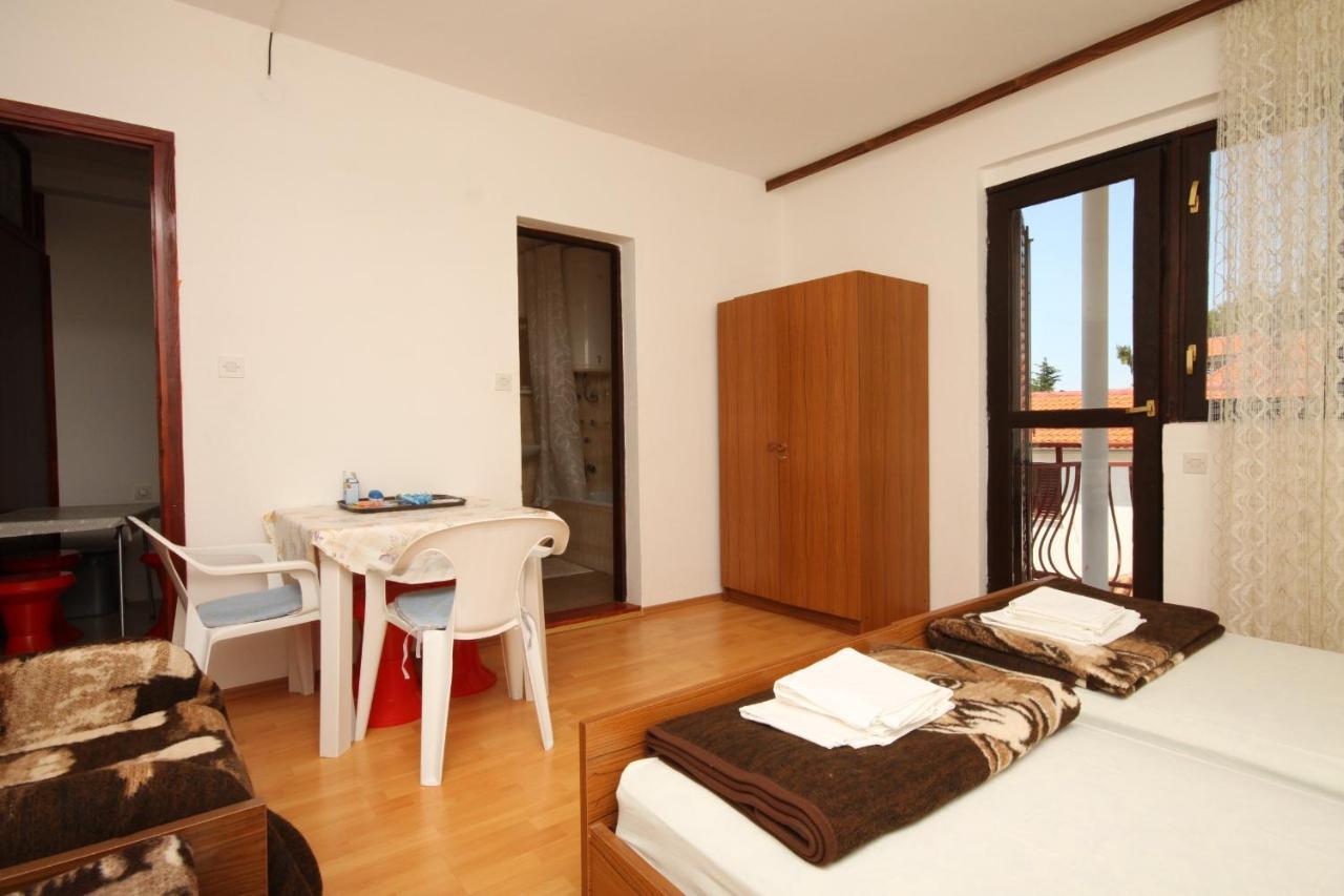 Apartments With A Parking Space Starigrad, Paklenica - 6431 Екстер'єр фото